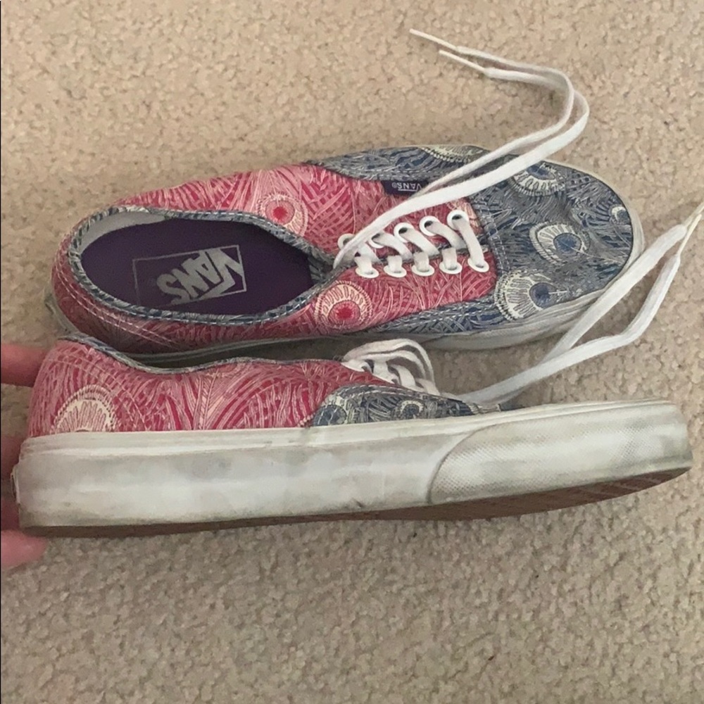 Vans - Picture 3 of 4